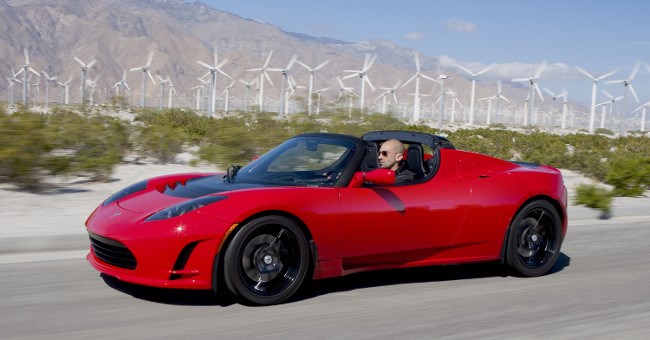 Trong tương lai, xe Tesla Roadster của Elon Musk còn có thể bay được