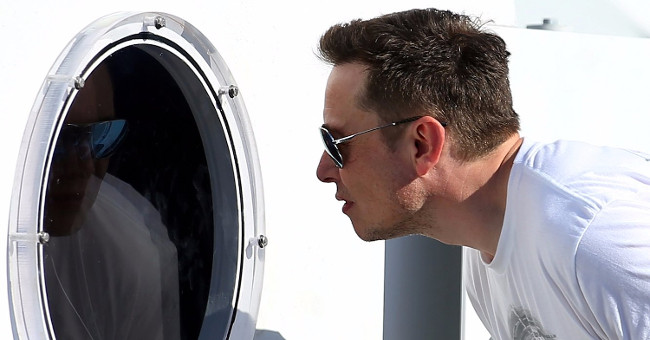 Elon Musk khẳng định AI sẽ biến loài người tương lai giống như "vật nuôi trong nhà"