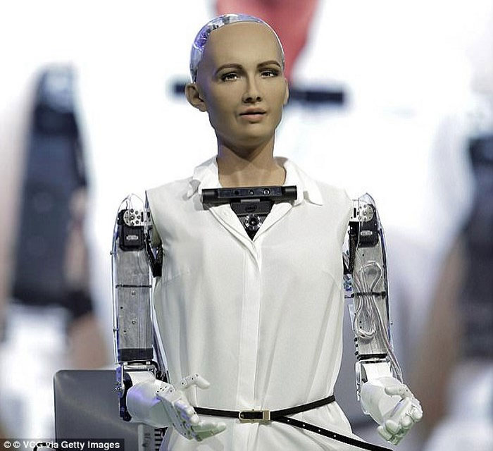 Robot công dân Sophia tuyên bố muốn lập gia đình và có con