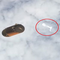 Phát hiện UFO màu trắng quay quanh Trái Đất hàng ngàn năm qua?