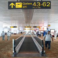 Lý do các sân bay thường trải lớp thảm dày ở sảnh