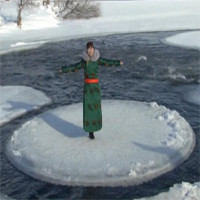 Video: Tảng băng tròn kỳ lạ, quay vòng trên sông lạnh ở Nội Mông