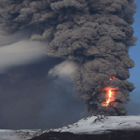 Không phải magma, đây mới là thứ nguy hiểm nhất từ núi lửa