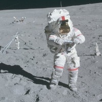 Vì sao con người chưa trở lại Mặt trăng?