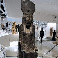 Ai Cập phát hiện thêm 27 pho tượng nữ thần chiến tranh Sekhmet