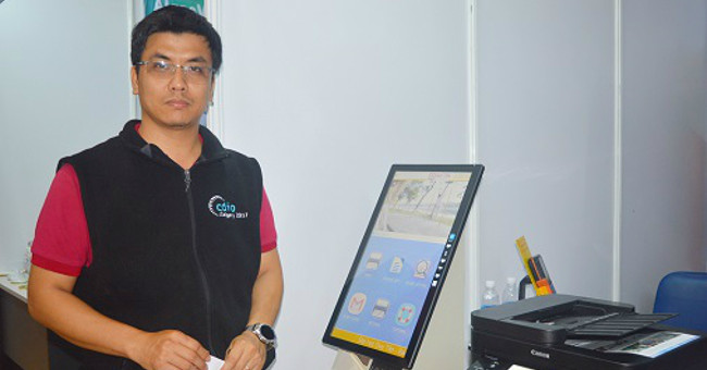 Máy in "không người lái" có thể tự động gửi email báo cáo khi... hết giấy