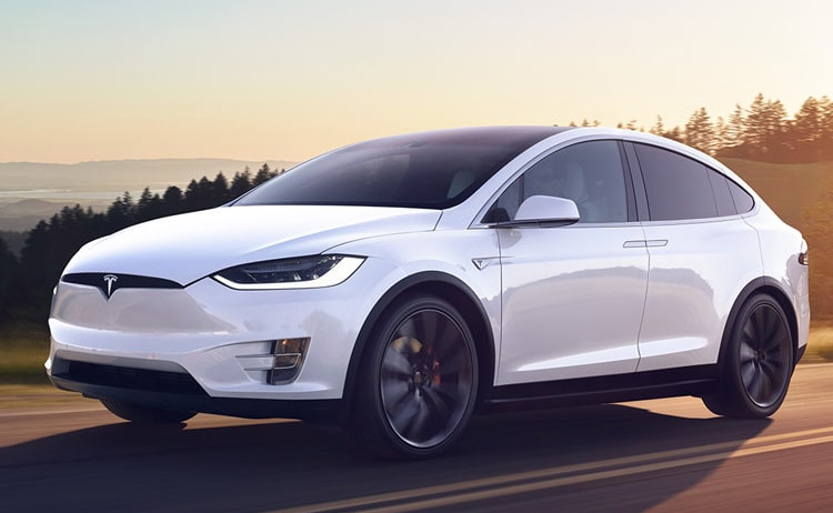 Hệ thống Autopilot trên xe điện của Tesla vượt trội như thế nào?