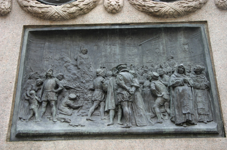 Bức điêu khắc mô tả quá trình hành hình Giordano Bruno.