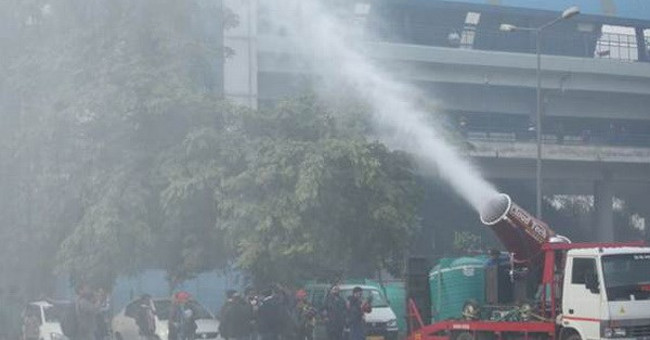Ấn Độ thử nghiệm "vòi rồng chống khói" tại thủ đô New Delhi