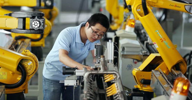Robot bắt đầu thay thế nhân công làm các công việc nhàm chán, nguy hiểm
