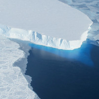 Nước sông băng tan chảy làm lún đáy đại dương