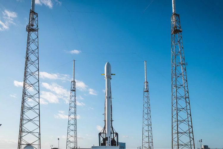 Phóng hạ cánh tên lửa Falcon 9 thành công nhưng SpaceX lại phá hủy vệ tinh tuyệt mật Zuma