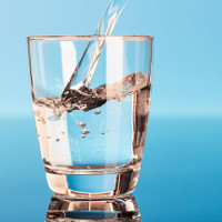 6 thời điểm uống nước vào còn độc hơn cả thuốc