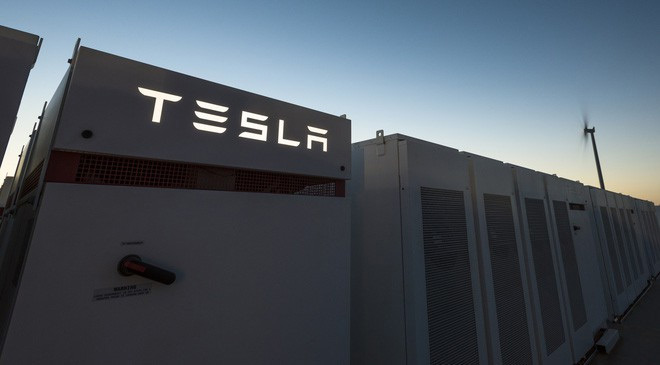 Hệ thống pin khổng lồ của Elon Musk ở Úc thu về gần 1 triệu USD chỉ trong vài ngày