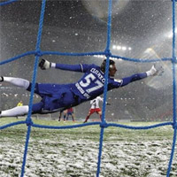 Ảnh hưởng của thời tiết lạnh giá tới thủ môn