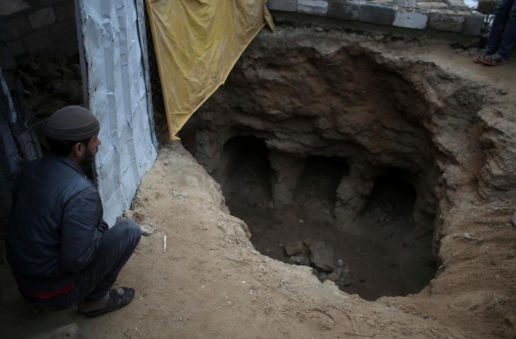 Mưa xối xả để lộ cấu trúc khổng lồ 2.000 năm tuổi ở Palestine