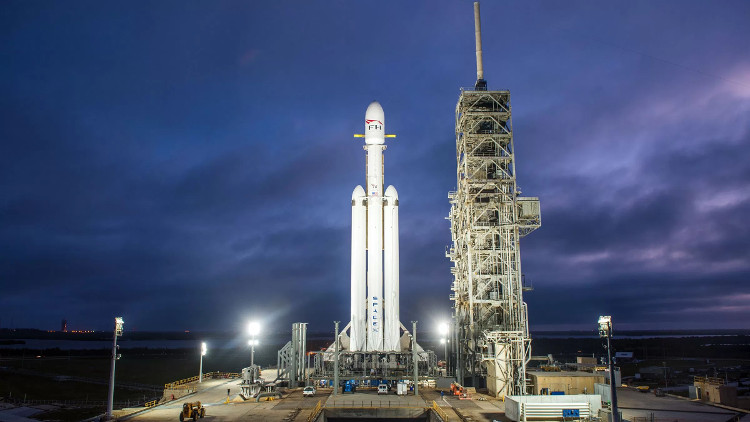 SpaceX sẽ phóng tên lửa mạnh nhất thế giới lên sao Hỏa ngày mai