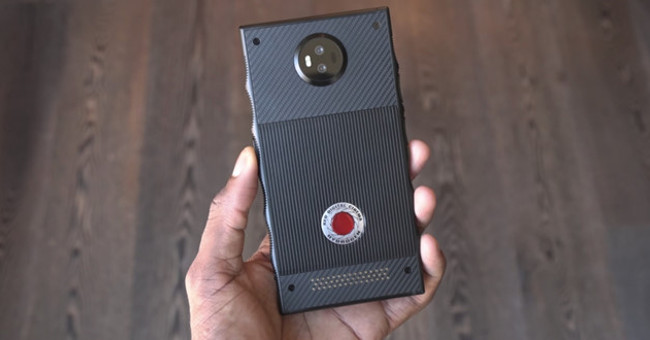 Smartphone holographic đầu tiên trên thế giới