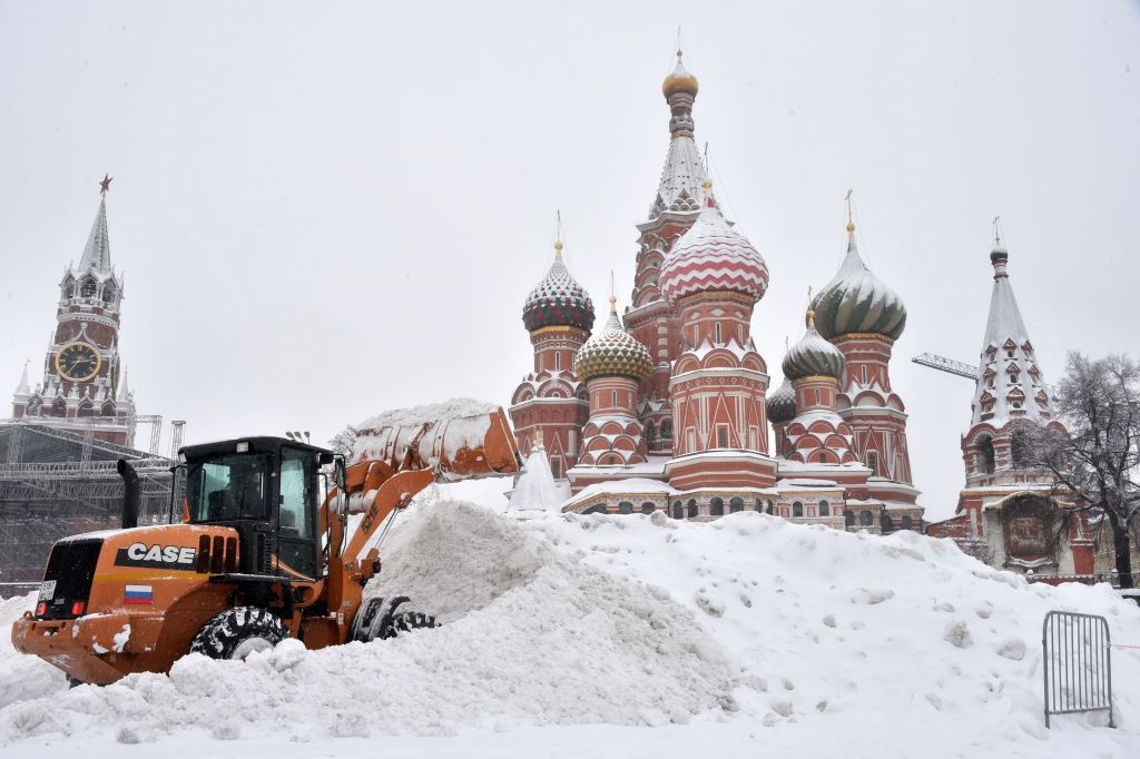 Tuyết rơi dày nhất thế kỷ, Moscow chìm trong mùa đông trắng xóa