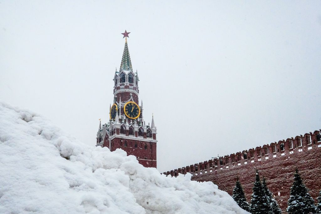 Tuyết rơi dày nhất thế kỷ, Moscow chìm trong mùa đông trắng xóa