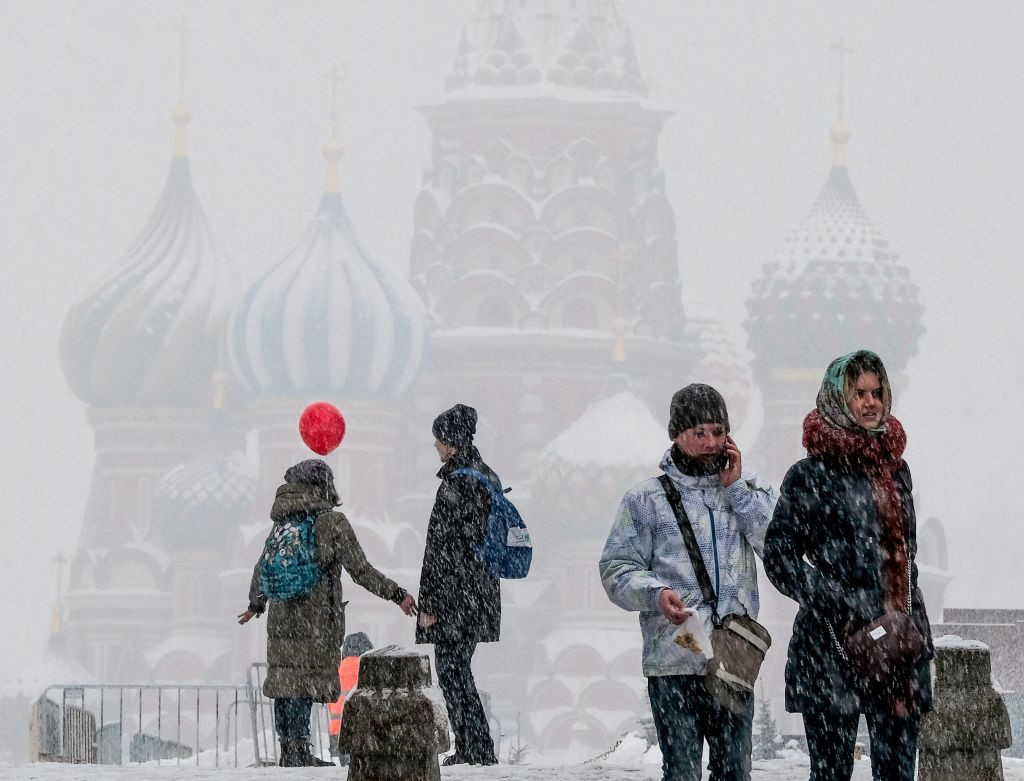 Tuyết rơi dày nhất thế kỷ, Moscow chìm trong mùa đông trắng xóa