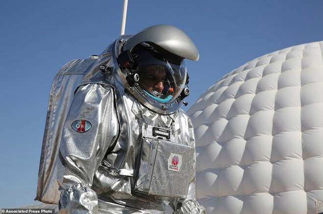 NASA mô phỏng con người sống trên Sao Hỏa ở sa mạc hơn 50 độ C