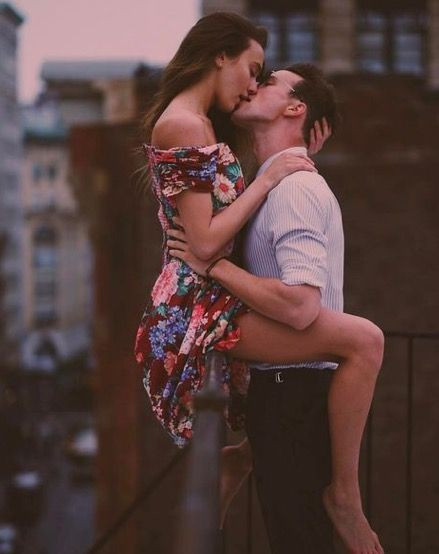 Đàn ông chăm hôn vợ trước khi đi làm sẽ sống thọ hơn tới 5 năm