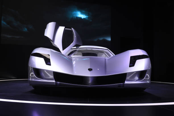 Siêu xe điện tăng tốc từ 0 đến 100km/h trong 1,89 giây thách thức Tesla Roadster