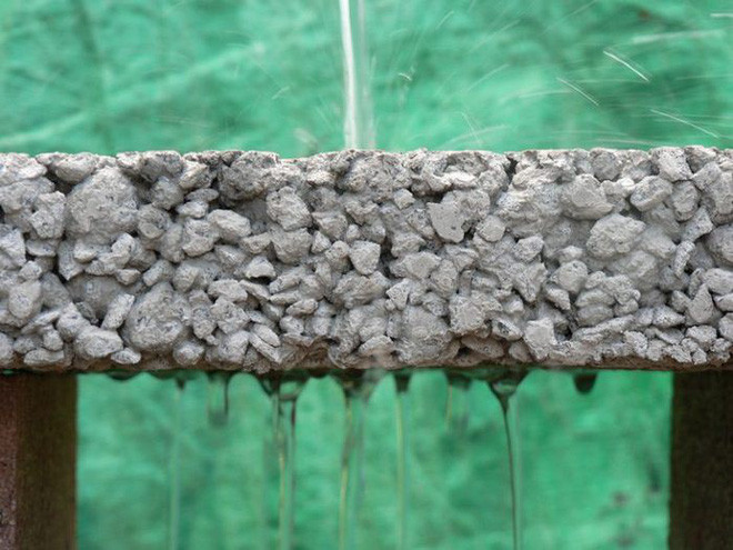 Sợi carbon tái chế giúp cải thiện khả năng thoát nước của bê tông trong mùa lũ