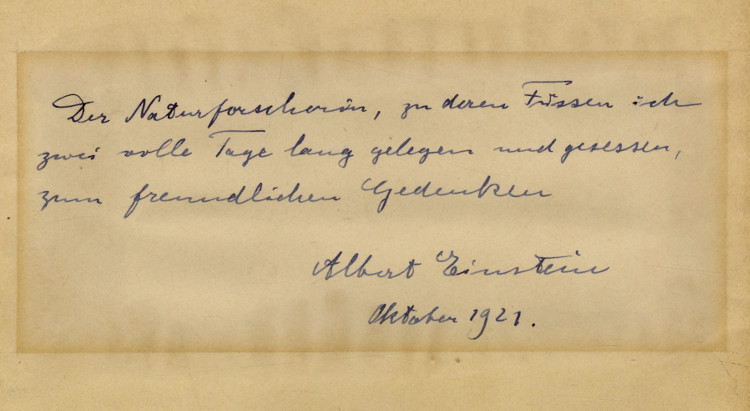 Bức thư của thiên tài Albert Einstein được bán hơn 100.000 USD