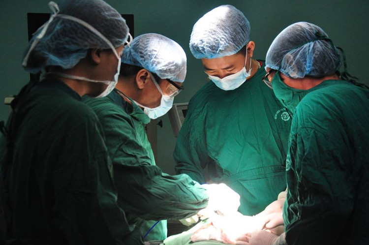 Mắc bệnh hiếm gặp, một cô gái 