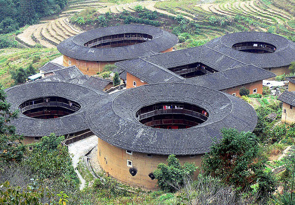 “Những vương quốc nhỏ” trong lâu đài đất ở Trung Quốc