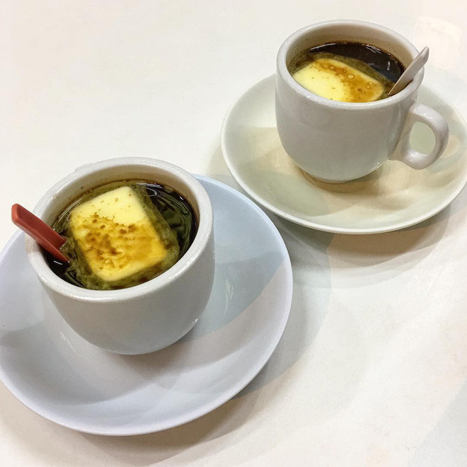 Cafe pha với than hồng, cafe trứng và những món cafe độc đáo nhất thế giới