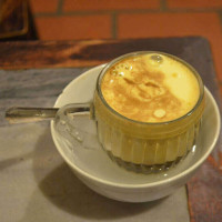 Cafe pha với than hồng, cafe trứng và những món cafe độc đáo nhất thế giới
