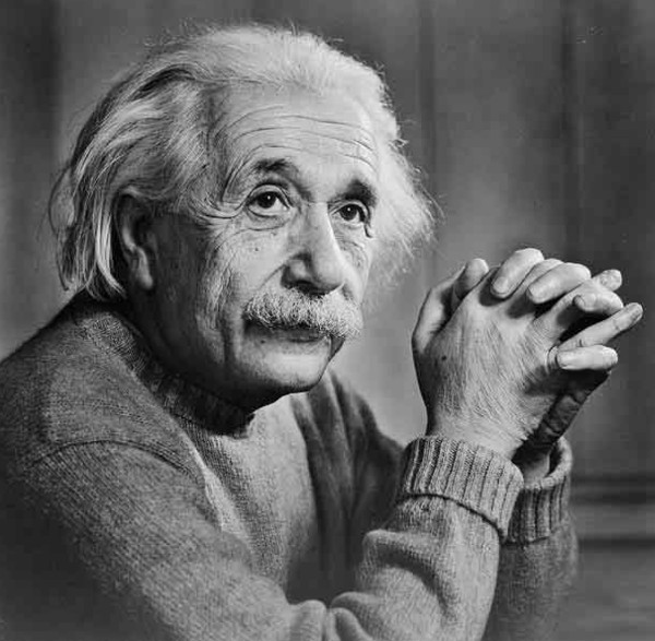 Stephen Hawking sinh trùng ngày mất của Galileo Galilei, mất trùng ngày sinh của Albert Einstein