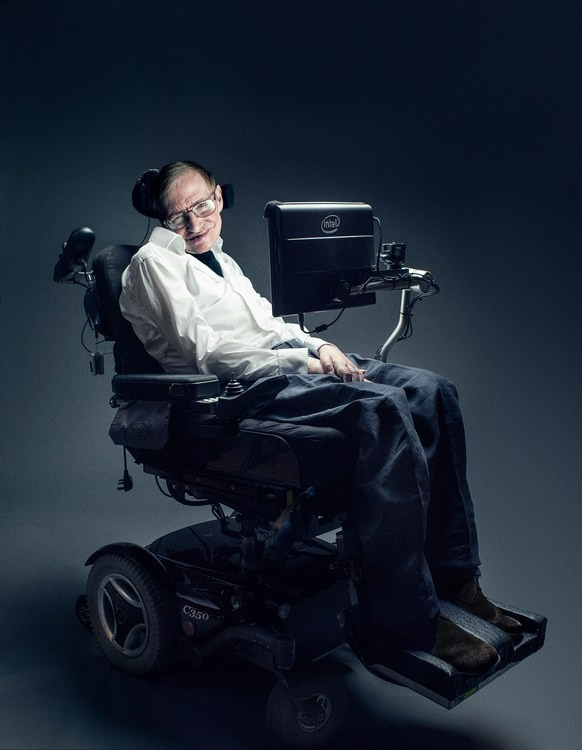 Mất khả năng nói từ năm 1985, Stephen Hawking đã làm cách nào để nói chuyện với thế giới?