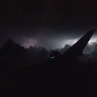 Bão đêm nhìn từ máy bay ở Mỹ