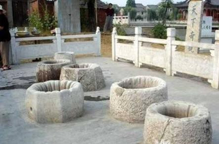 Sự thật về những miệng giếng bên trong Cố Cung: Không ai dám uống nước vì sợ!