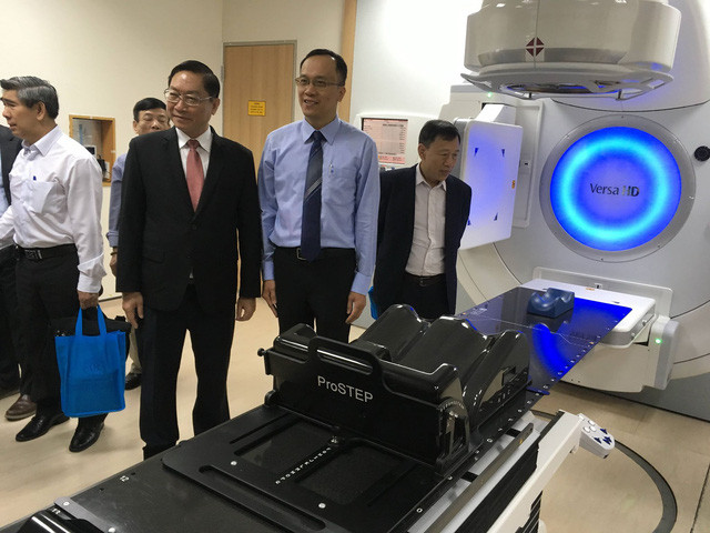Hệ thống xạ trị – xạ phẫu hiện đại nhất Việt Nam đi vào hoạt động
