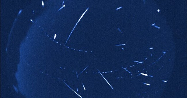 Nơi lý tưởng, cách ngắm mưa sao băng Lyrids ở Việt Nam tối mai