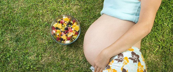 Lý giải khoa học đằng sau sở thích thèm ăn kỳ quặc của bà bầu