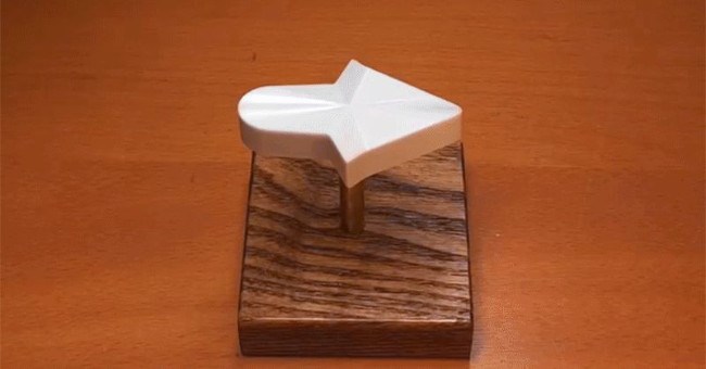 Mũi tên luôn chỉ bên phải khiến cộng đồng Reddit phát sốt vì quá thú vị