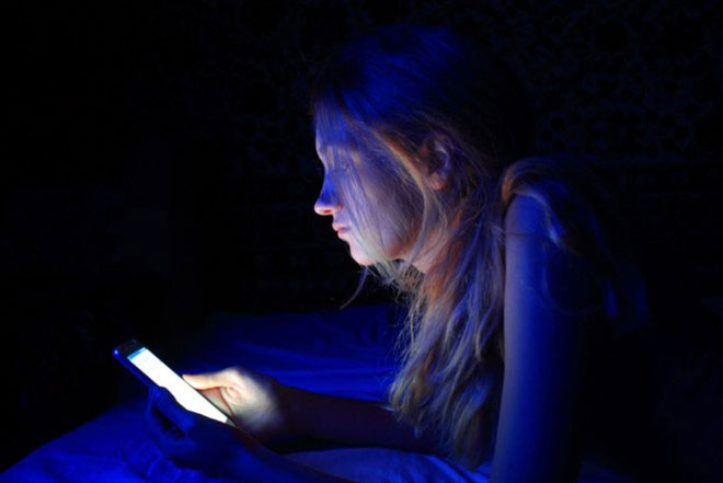 Ánh sáng xanh trên smartphone làm tăng nguy cơ ung thư