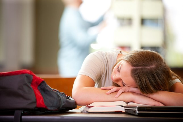 Ngủ ngày dễ làm bộ não bạn ghi nhớ các ký ức sai lệch