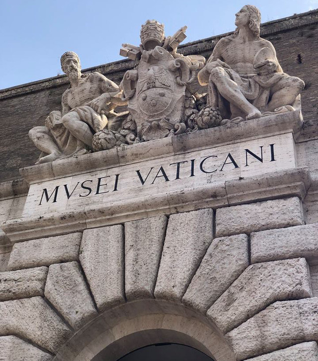Vatican - Quốc gia nhỏ nhất thế giới kinh doanh và đầu tư ra sao?