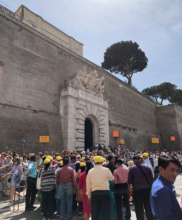 Vatican - Quốc gia nhỏ nhất thế giới kinh doanh và đầu tư ra sao?