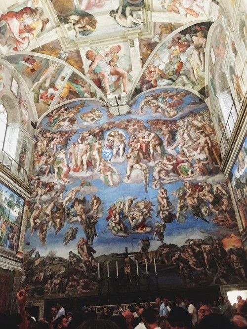 Vatican - Quốc gia nhỏ nhất thế giới kinh doanh và đầu tư ra sao?