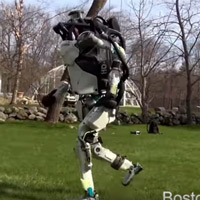 Robot chạy nhảy giống hệt con người gây sốt