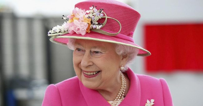 Vì sao phụ nữ Hoàng gia Anh luôn phải đội mũ?