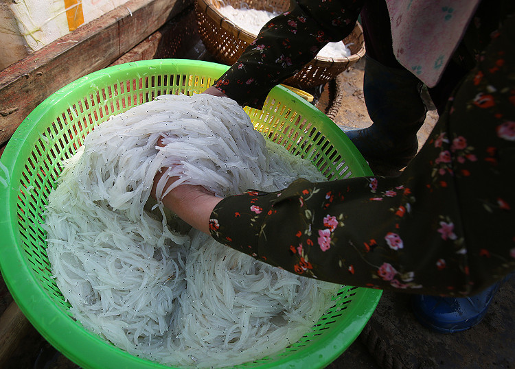Nhiều loài cá đặc sản ở chợ đầu mối trên núi
